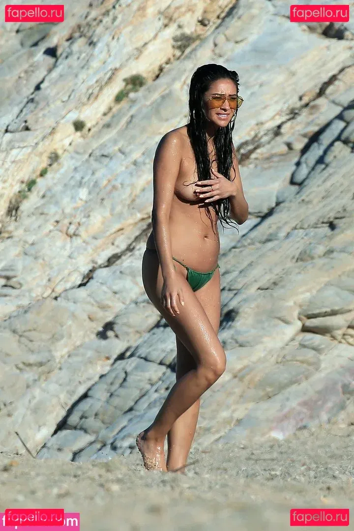 Shay Mitchell Onlyfans Photo Gallery 