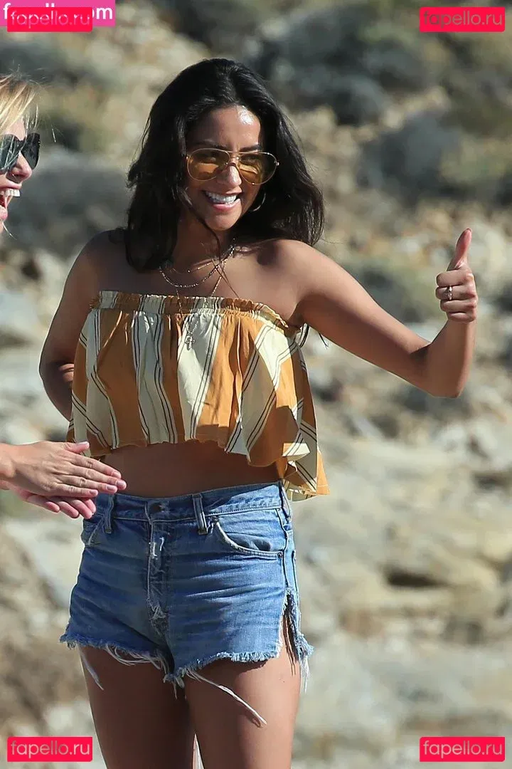 Shay Mitchell Onlyfans Photo Gallery 