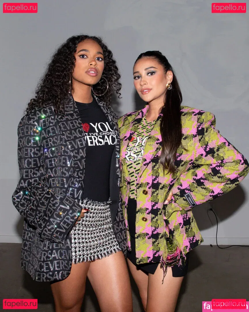 Shay Mitchell Onlyfans Photo Gallery 