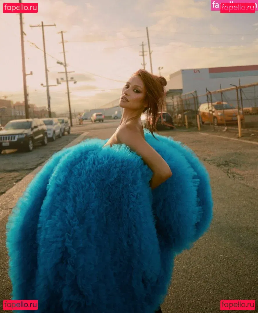 Shay Mitchell Onlyfans Photo Gallery 