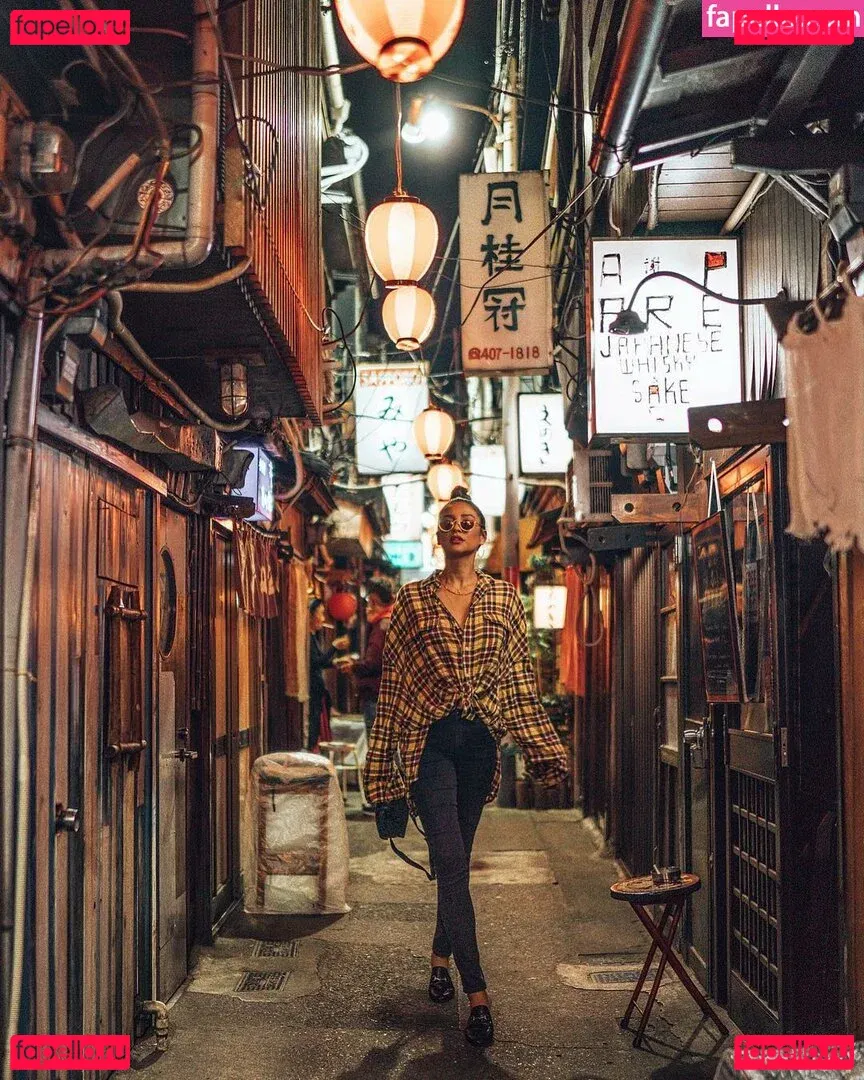 Shay Mitchell Onlyfans Photo Gallery 