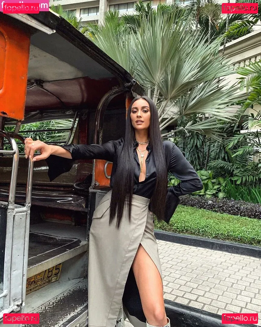 Shay Mitchell Onlyfans Photo Gallery 