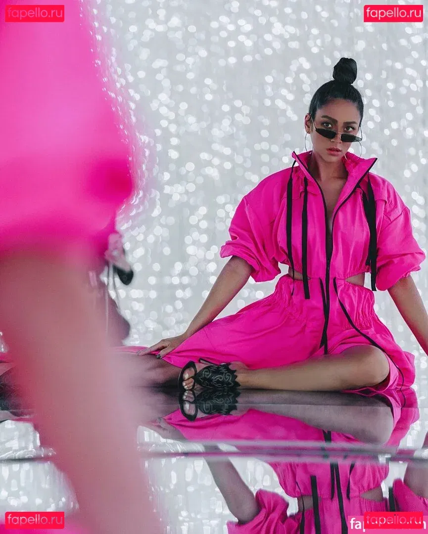 Shay Mitchell Onlyfans Photo Gallery 