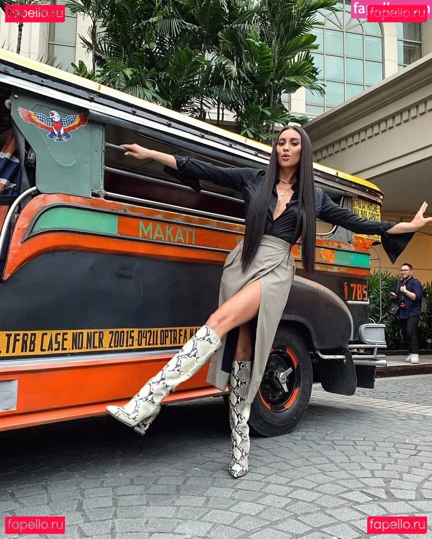 Shay Mitchell Onlyfans Photo Gallery 