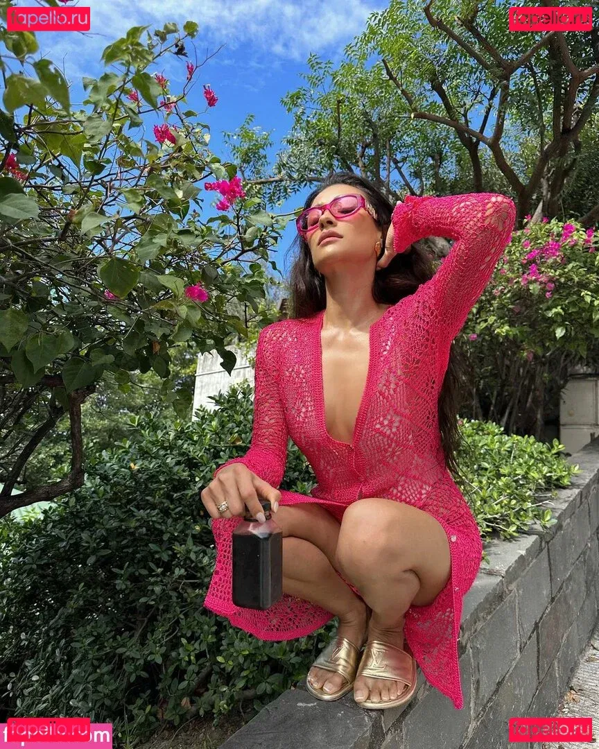 Shay Mitchell Onlyfans Photo Gallery 