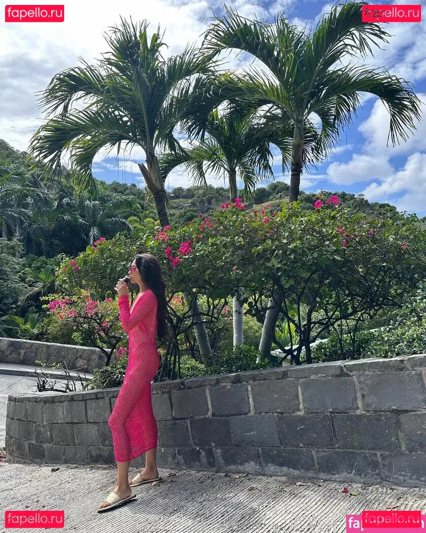 Shay Mitchell Onlyfans Photo Gallery 