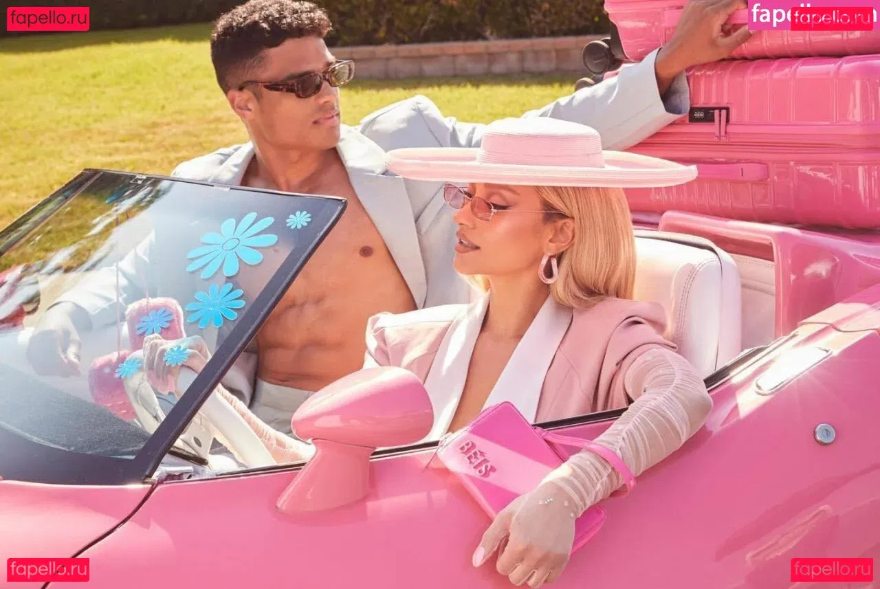 Shay Mitchell Onlyfans Photo Gallery 