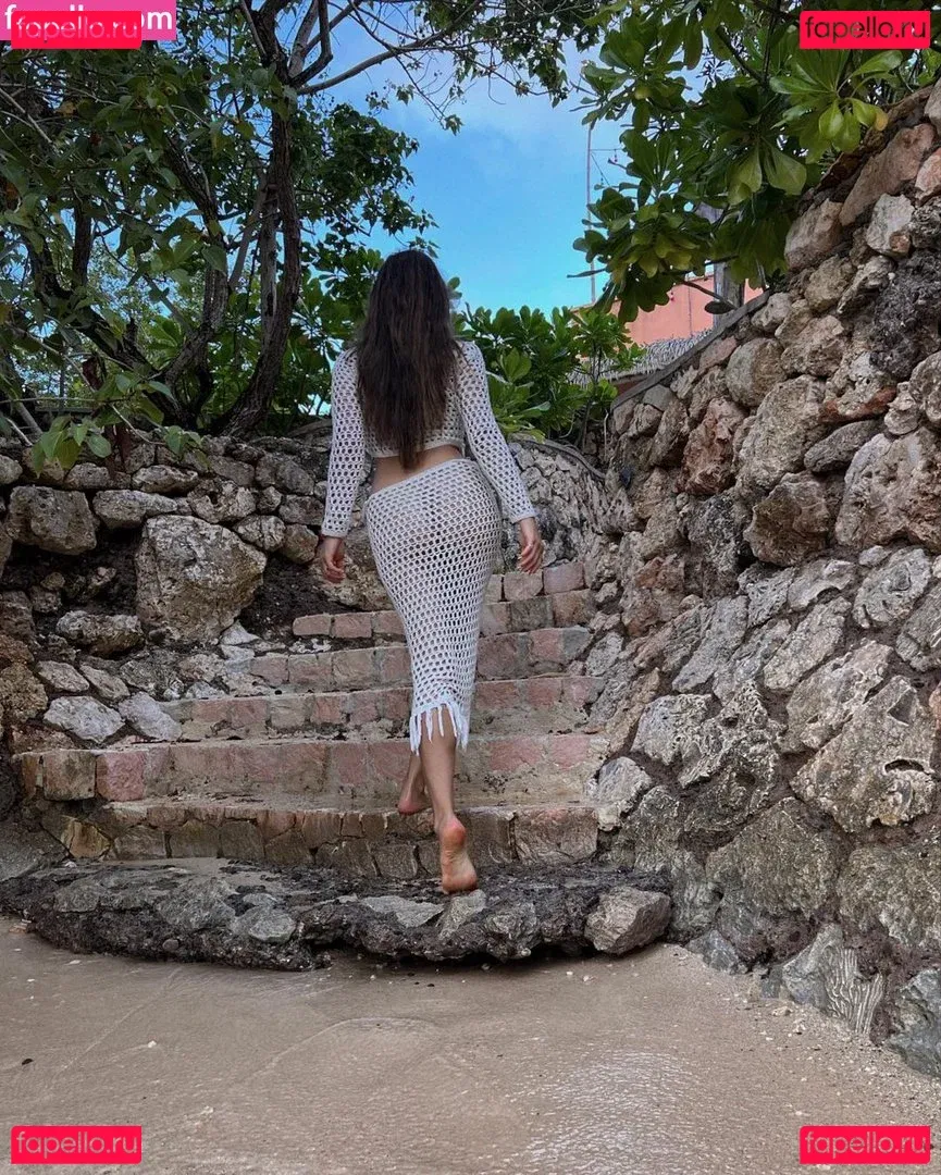 Shay Mitchell Onlyfans Photo Gallery 