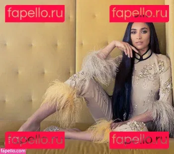 Shay Mitchell Onlyfans Photo Gallery 