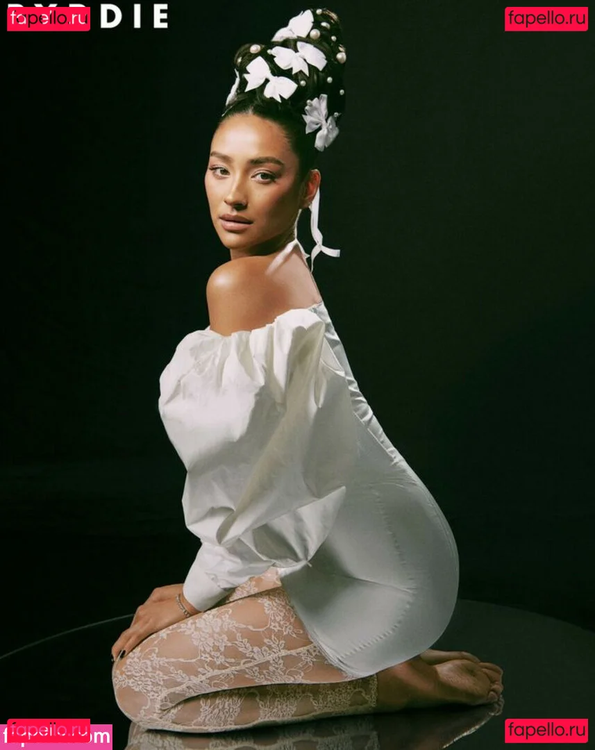 Shay Mitchell Onlyfans Photo Gallery 