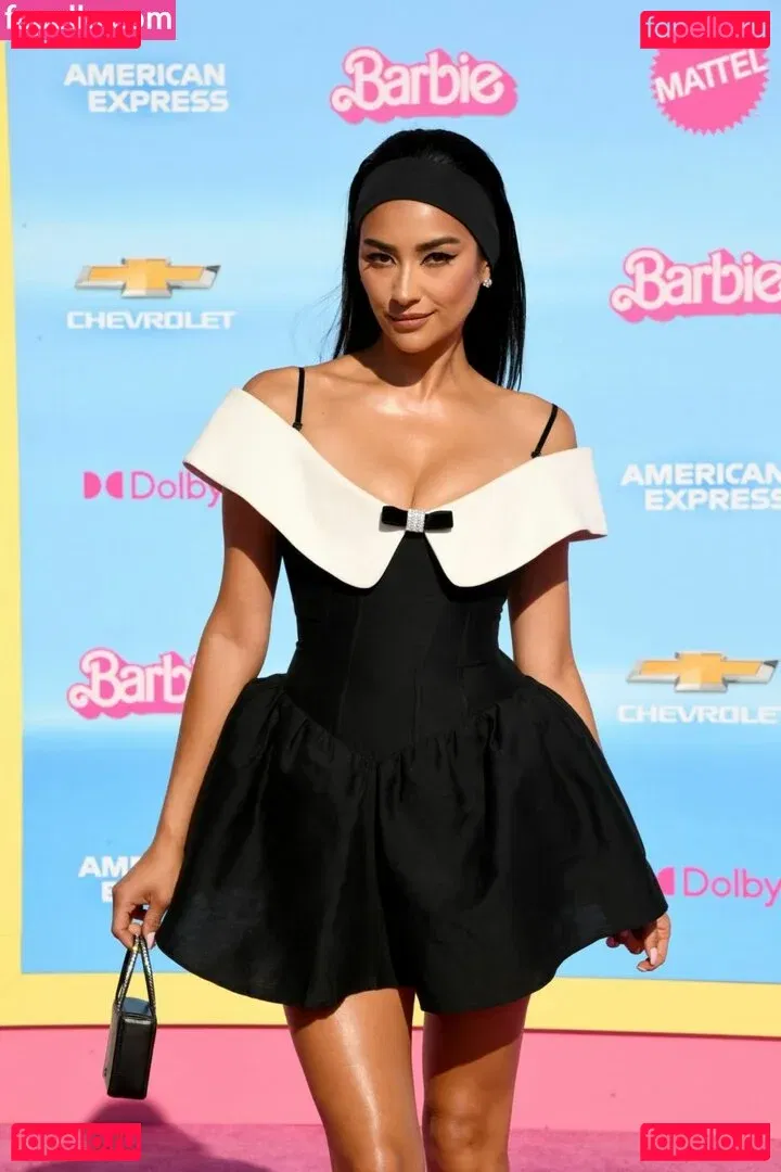 Shay Mitchell Onlyfans Photo Gallery 