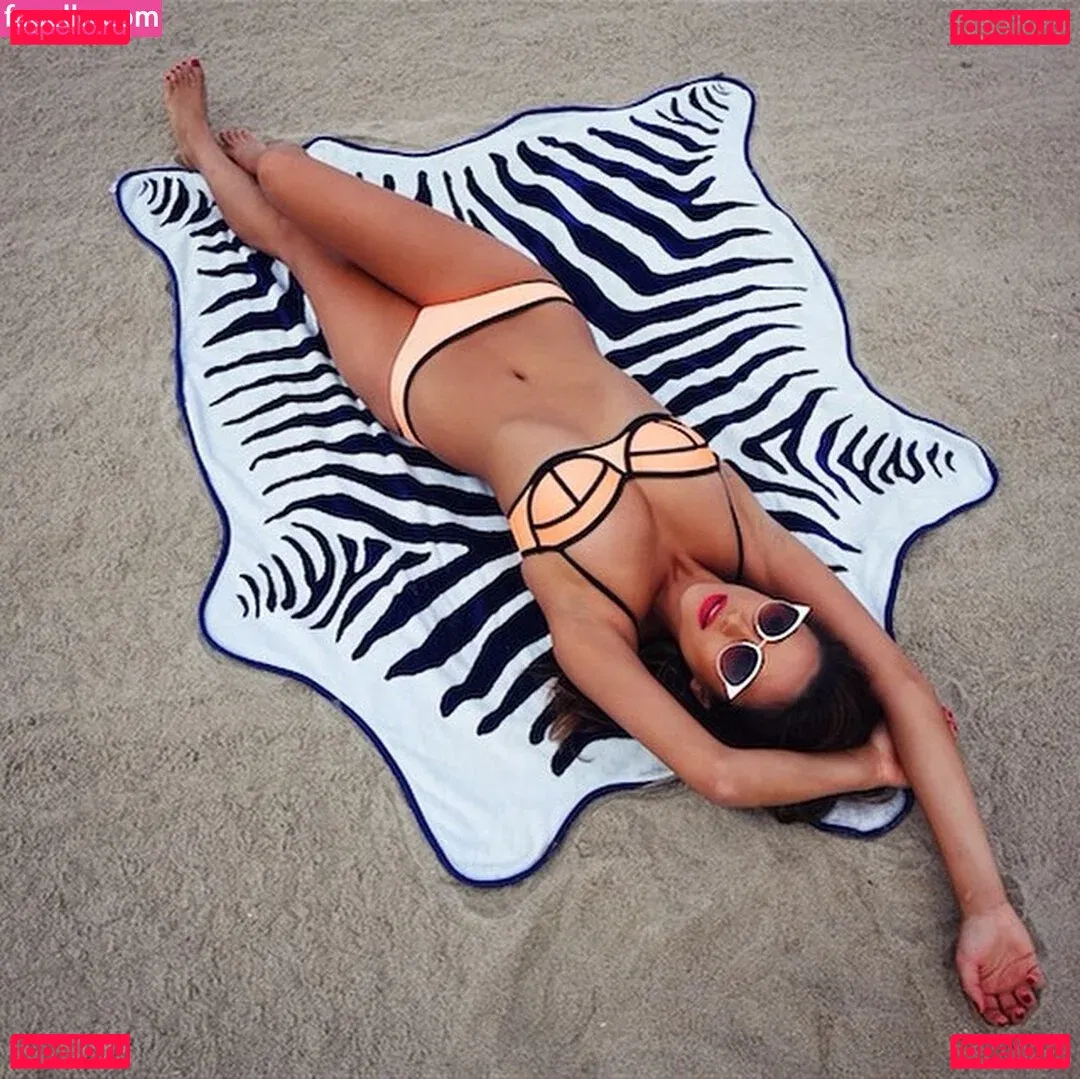 Shay Mitchell Onlyfans Photo Gallery 