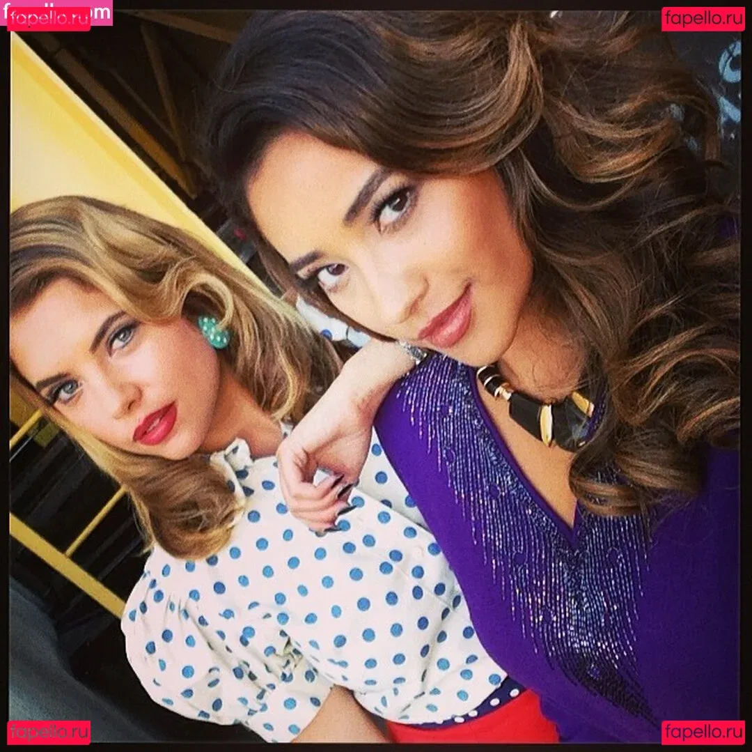 Shay Mitchell Onlyfans Photo Gallery 