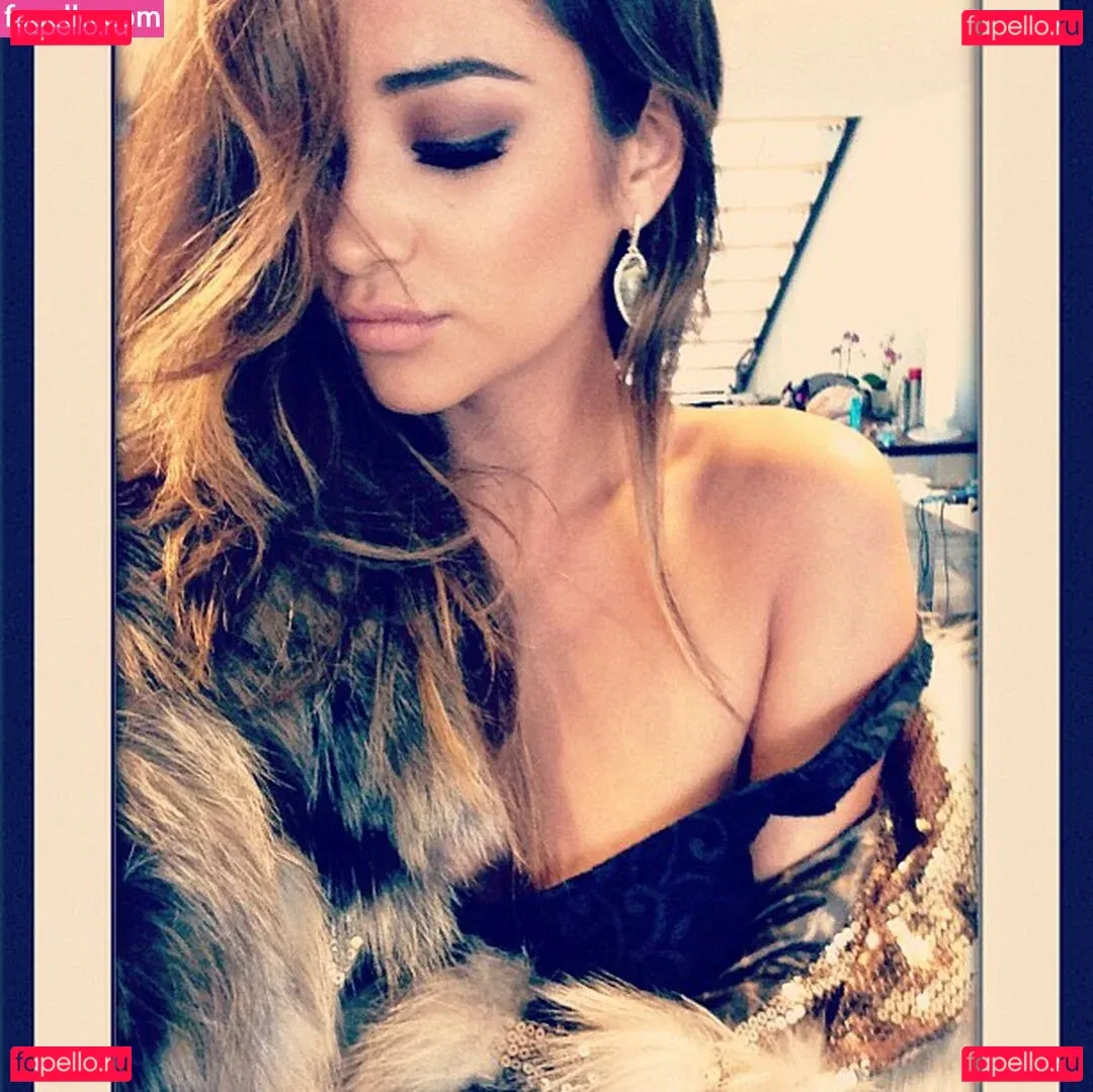 Shay Mitchell Onlyfans Photo Gallery 