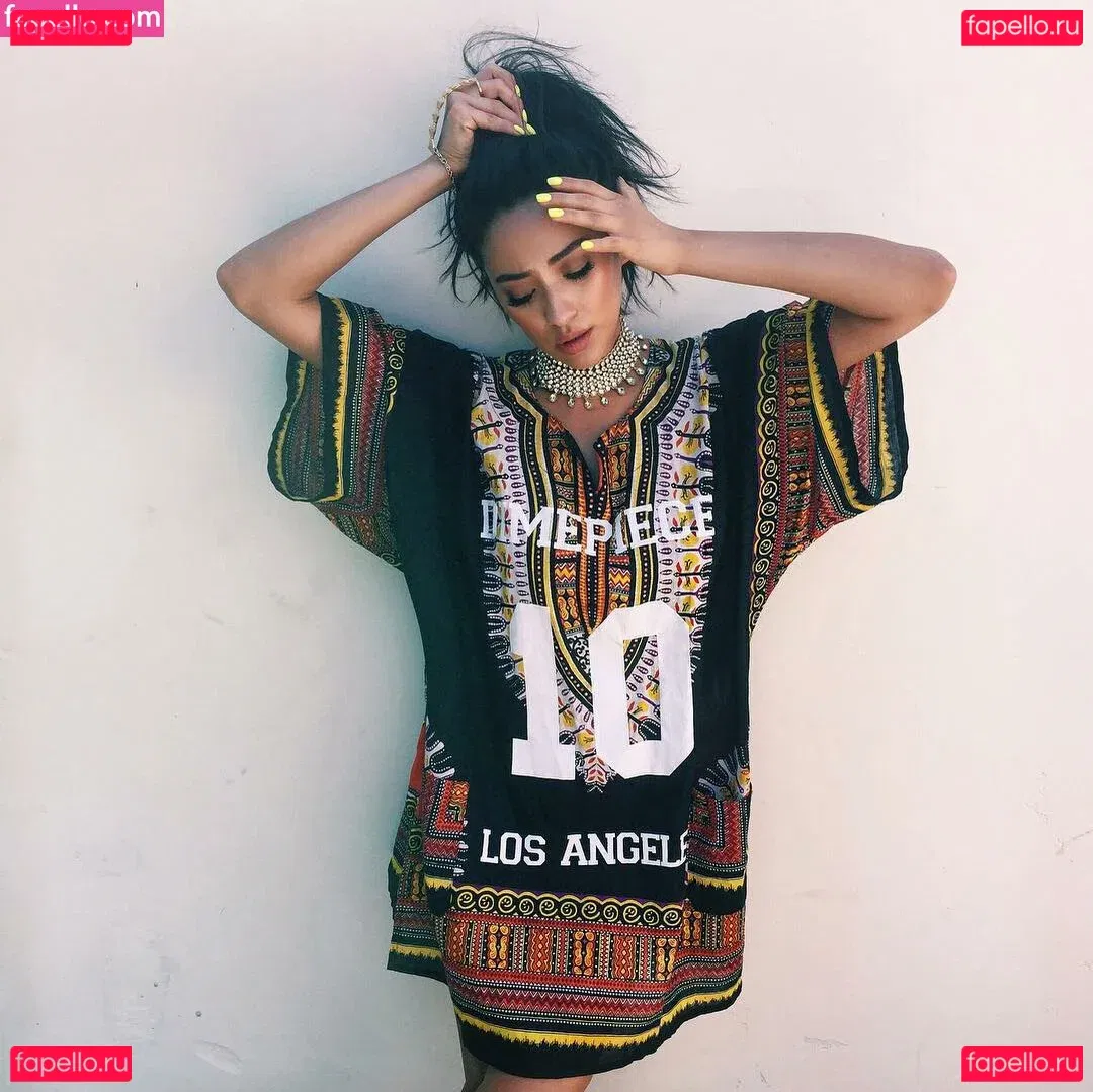 Shay Mitchell Onlyfans Photo Gallery 