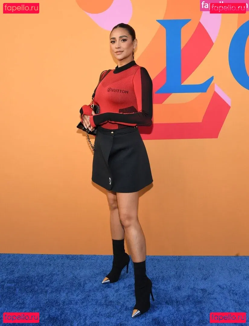 Shay Mitchell Onlyfans Photo Gallery 