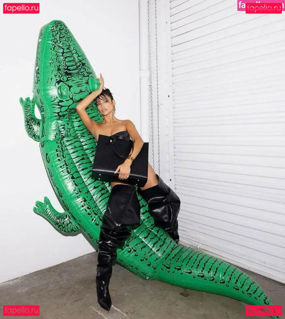 Shay Mitchell Onlyfans Photo Gallery 