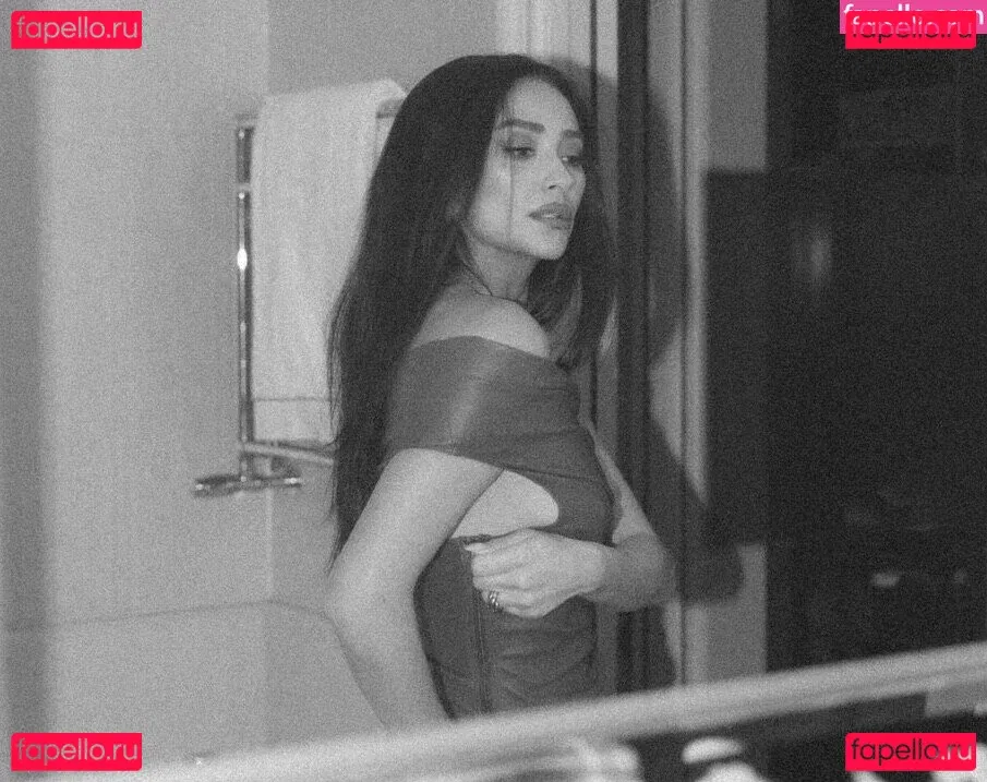 Shay Mitchell Onlyfans Photo Gallery 
