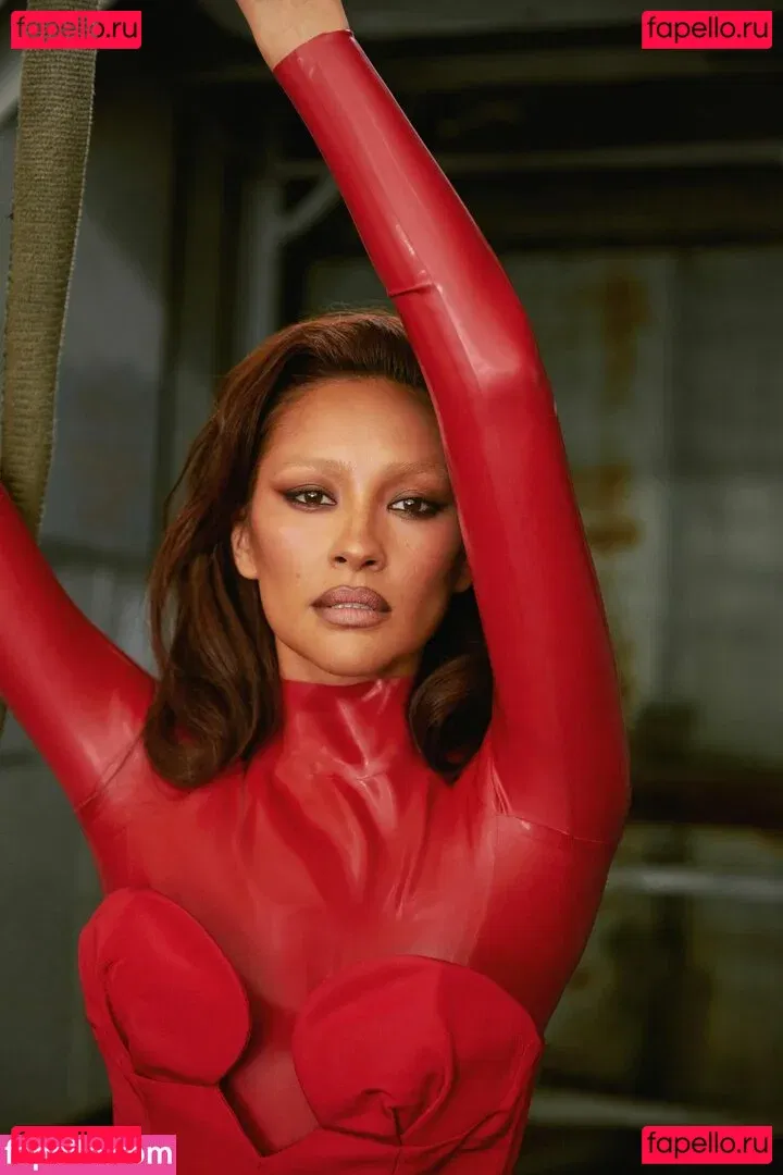 Shay Mitchell Onlyfans Photo Gallery 