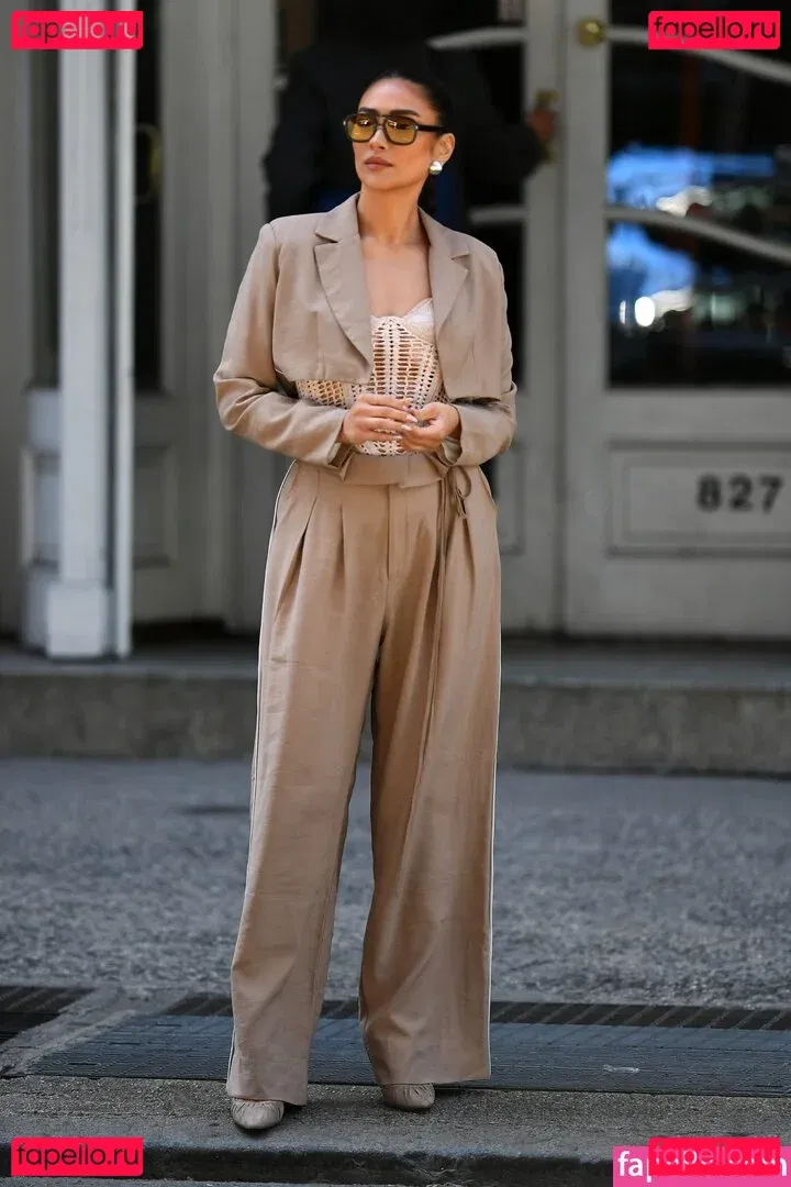 Shay Mitchell Onlyfans Photo Gallery 