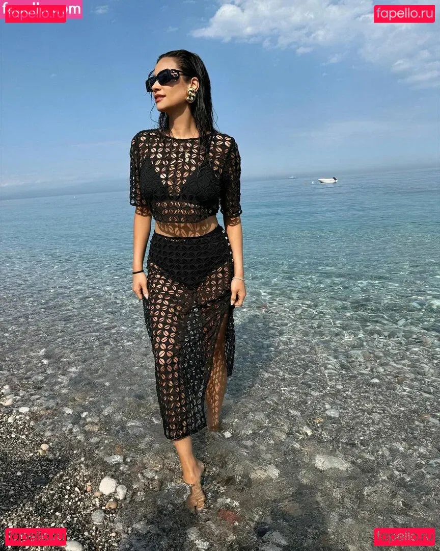 Shay Mitchell Onlyfans Photo Gallery 