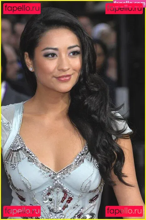 Shay Mitchell Onlyfans Photo Gallery 