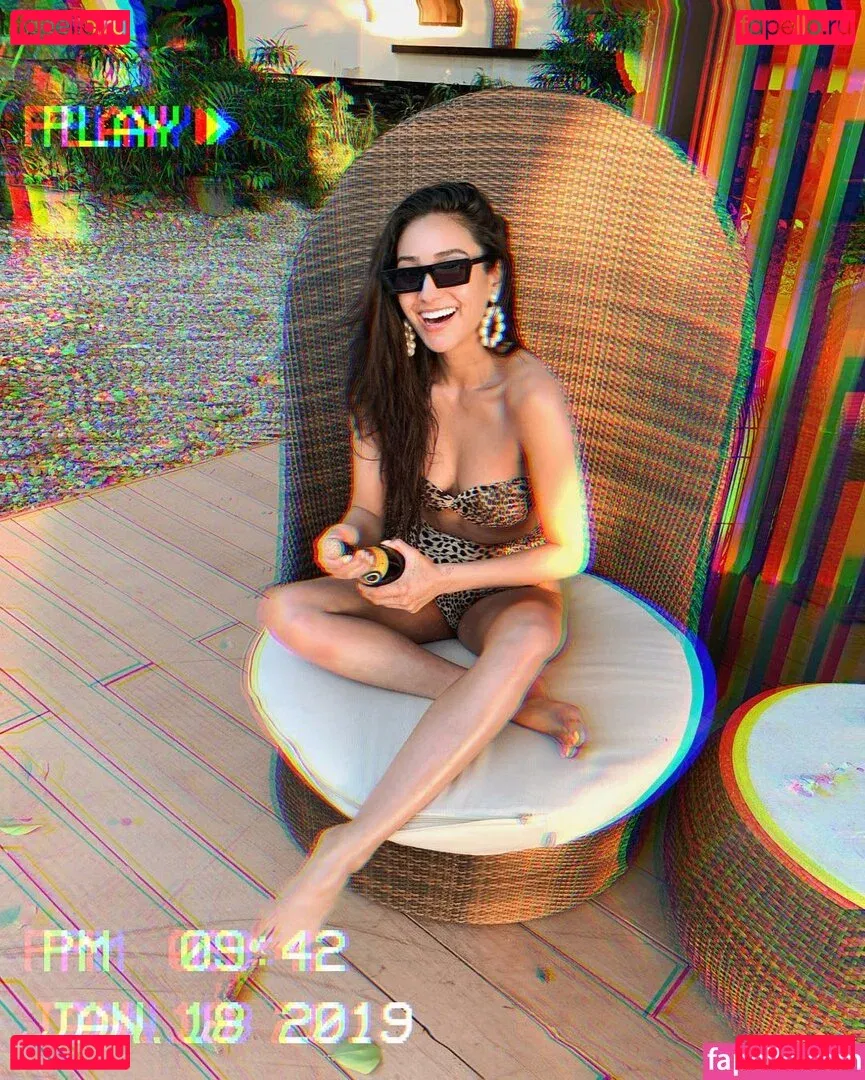 Shay Mitchell Onlyfans Photo Gallery 