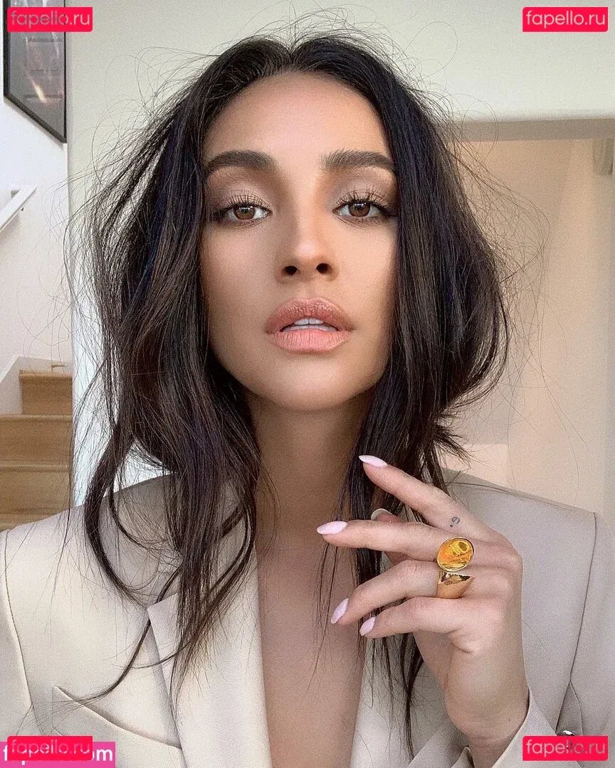 Shay Mitchell Onlyfans Photo Gallery 
