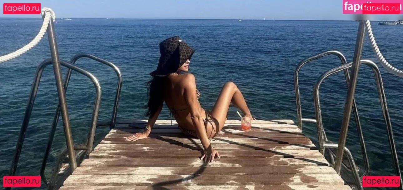 Shay Mitchell Onlyfans Photo Gallery 