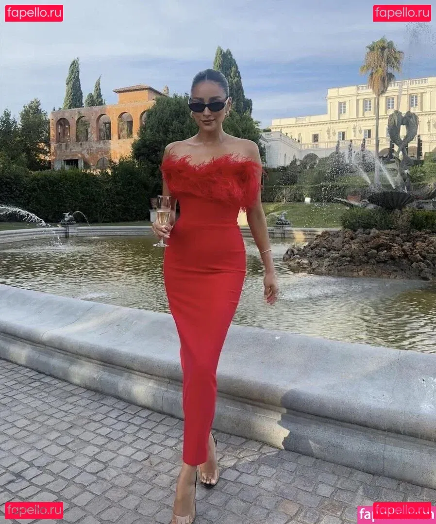 Shay Mitchell Onlyfans Photo Gallery 