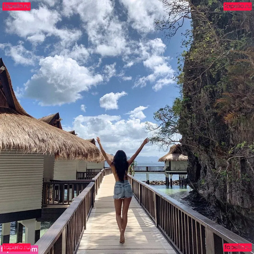 Shay Mitchell Onlyfans Photo Gallery 