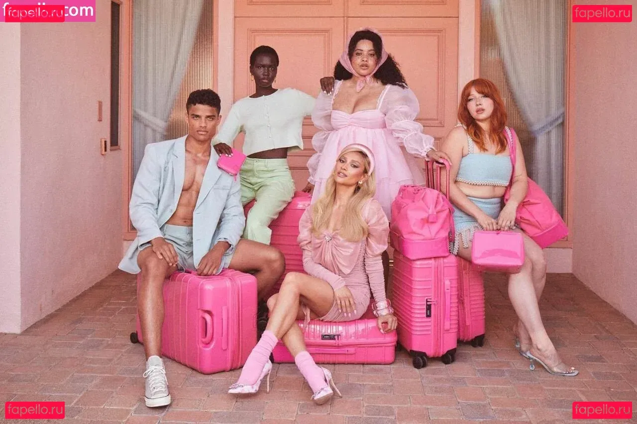 Shay Mitchell Onlyfans Photo Gallery 