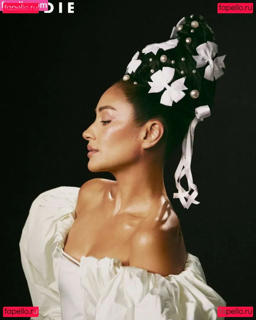 Shay Mitchell Onlyfans Photo Gallery 