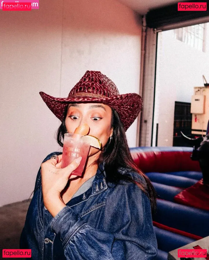 Shay Mitchell Onlyfans Photo Gallery 