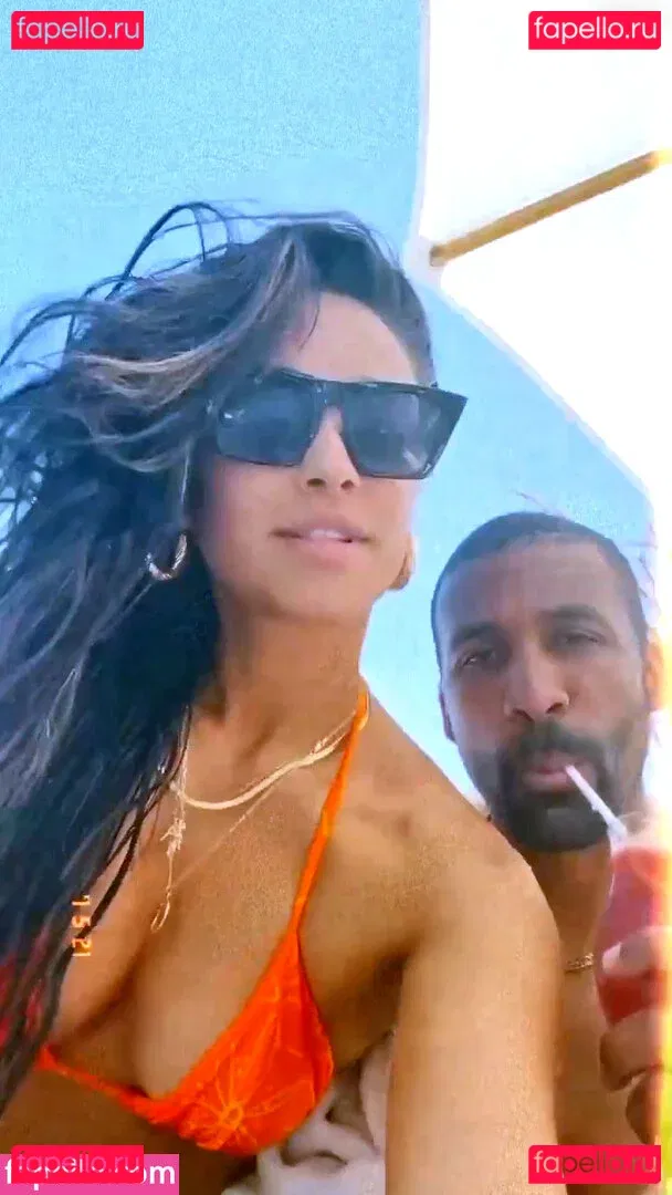 Shay Mitchell Onlyfans Photo Gallery 