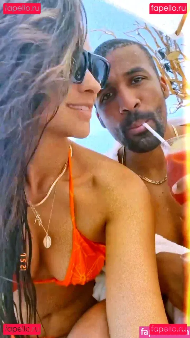 Shay Mitchell Onlyfans Photo Gallery 