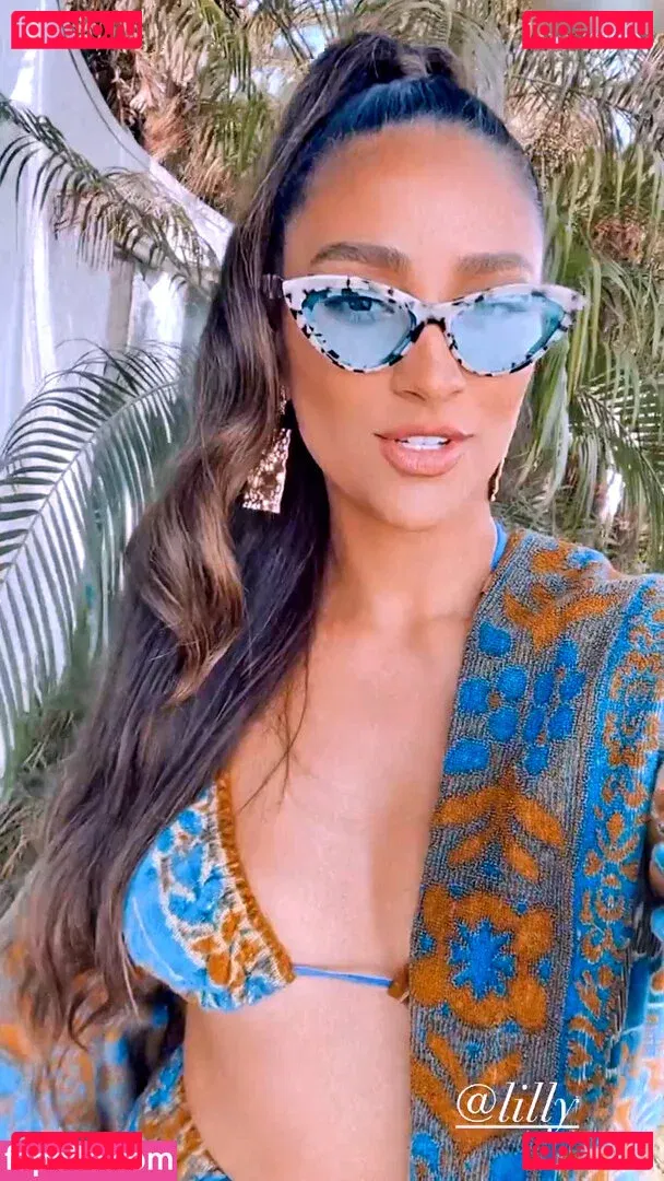 Shay Mitchell Onlyfans Photo Gallery 