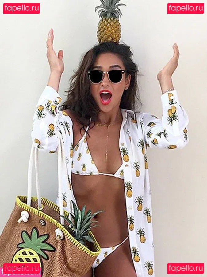 Shay Mitchell Onlyfans Photo Gallery 