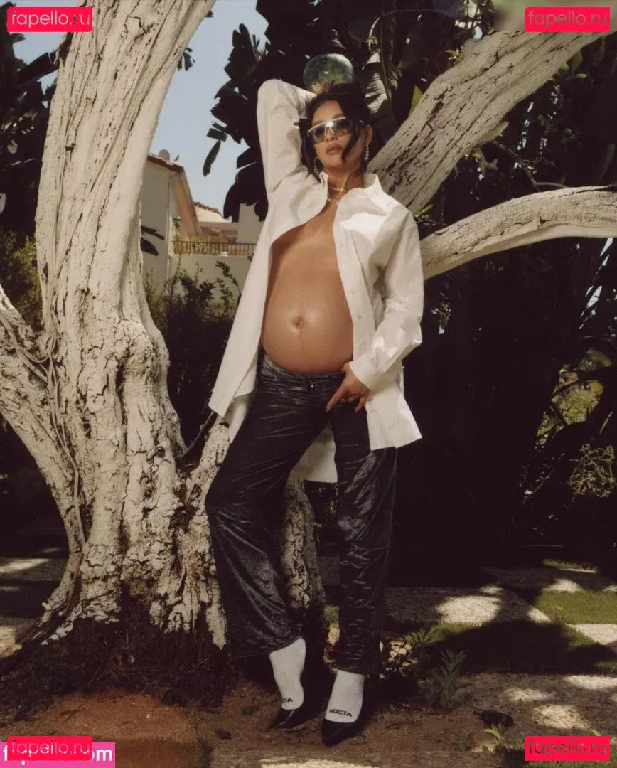 Shay Mitchell Onlyfans Photo Gallery 