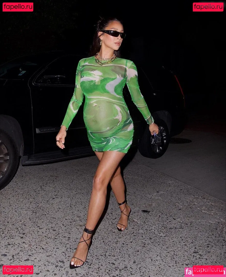 Shay Mitchell Onlyfans Photo Gallery 