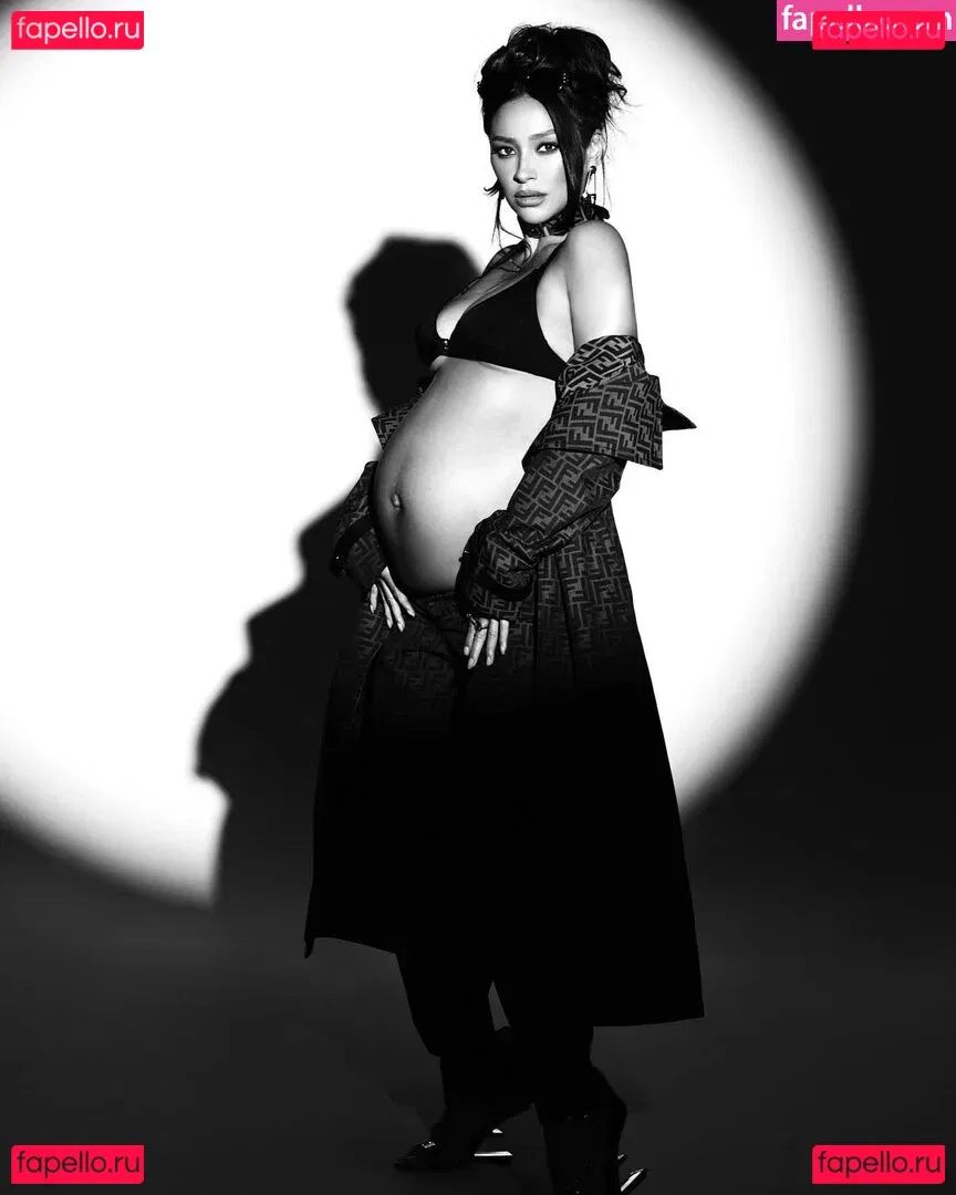 Shay Mitchell Onlyfans Photo Gallery 