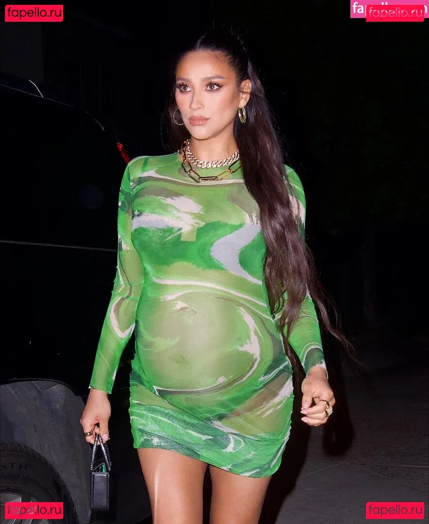 Shay Mitchell Onlyfans Photo Gallery 