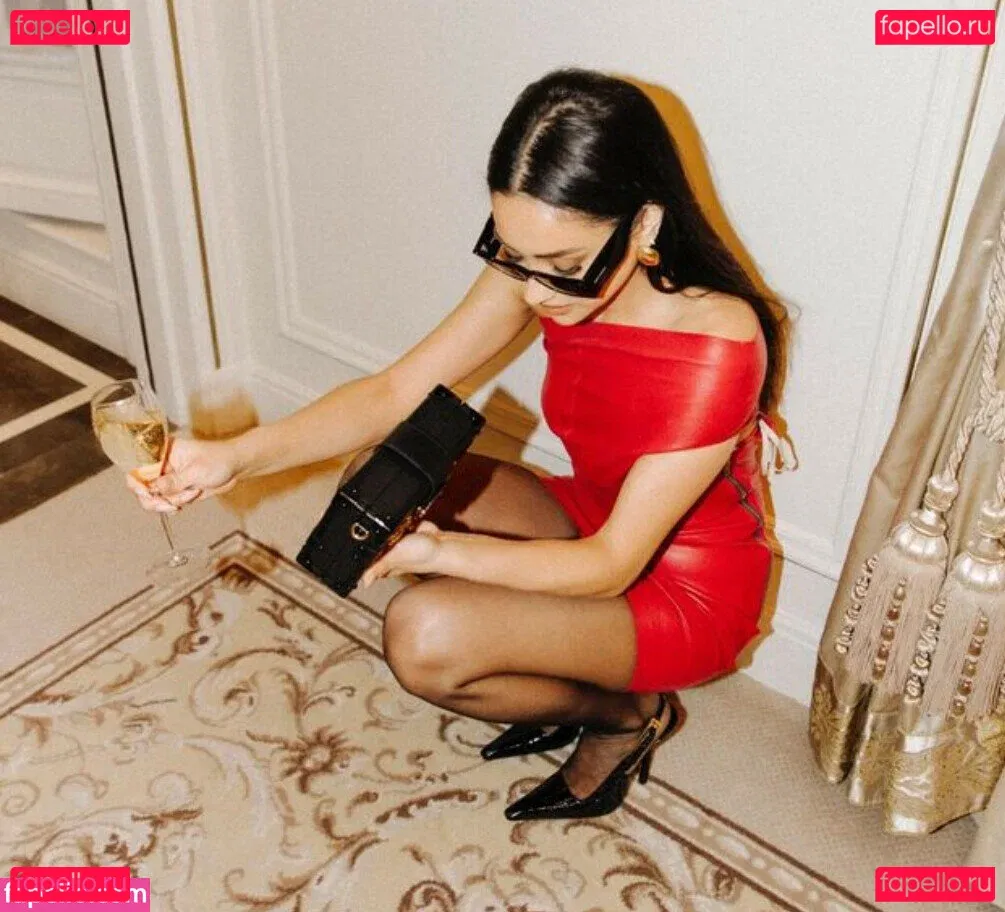 Shay Mitchell Onlyfans Photo Gallery 