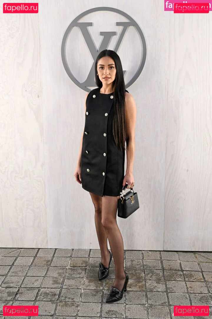 Shay Mitchell Onlyfans Photo Gallery 