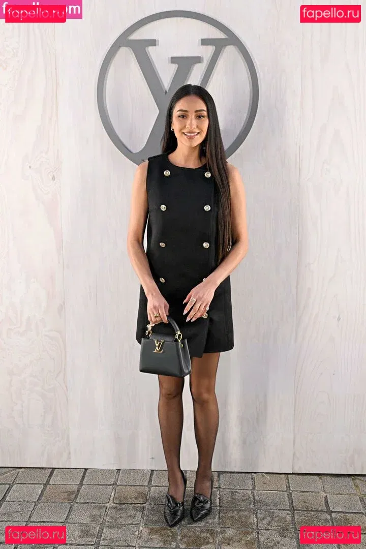 Shay Mitchell Onlyfans Photo Gallery 