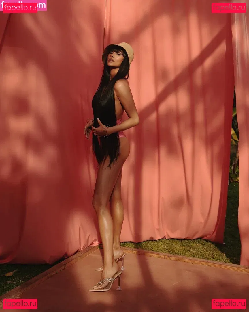 Shay Mitchell Onlyfans Photo Gallery 