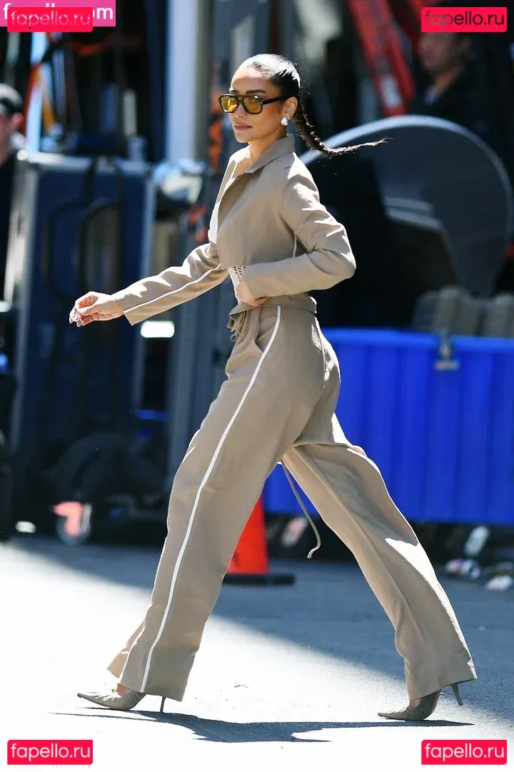 Shay Mitchell Onlyfans Photo Gallery 