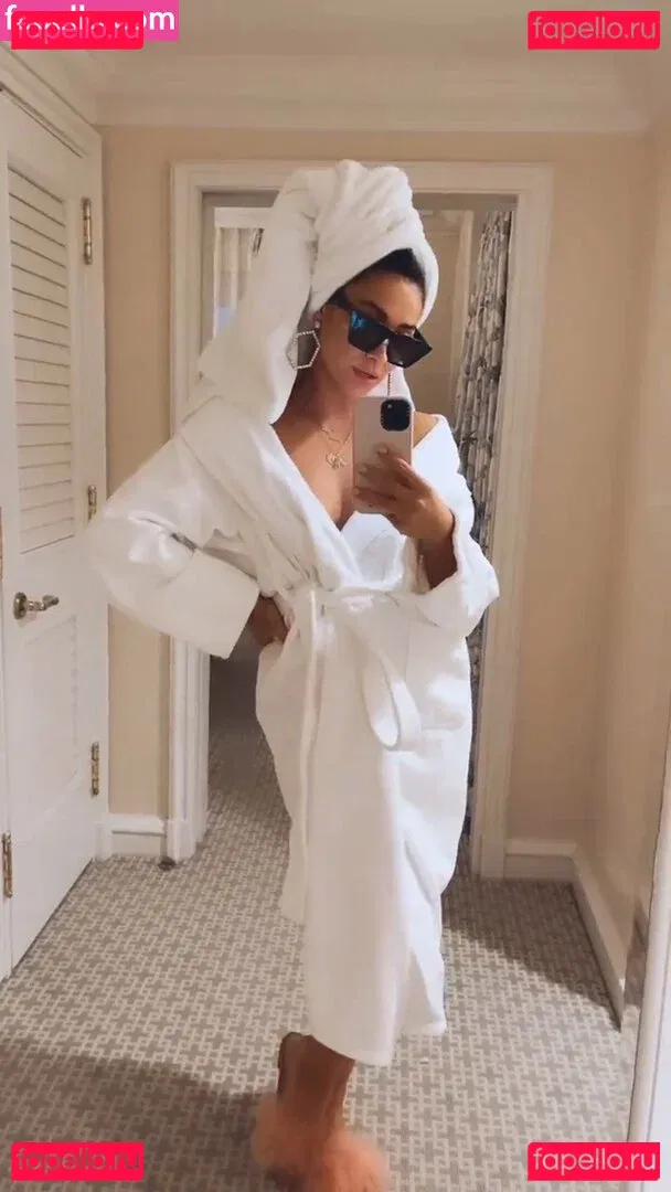 Shay Mitchell Onlyfans Photo Gallery 