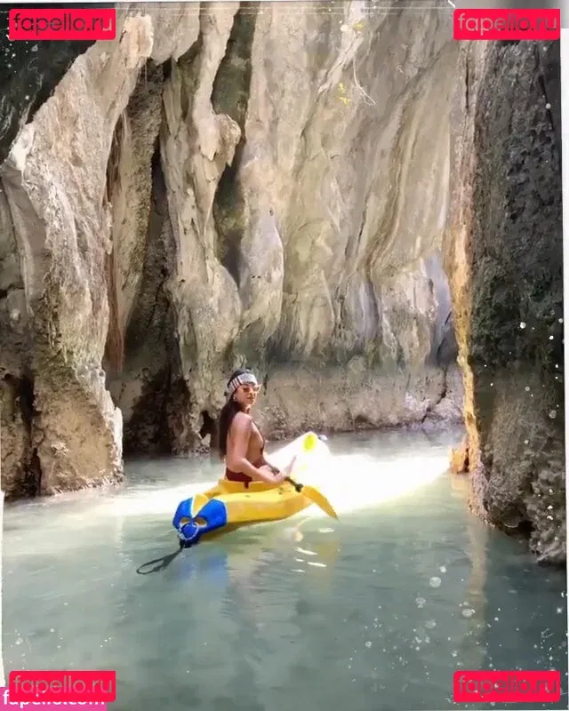 Shay Mitchell Onlyfans Photo Gallery 