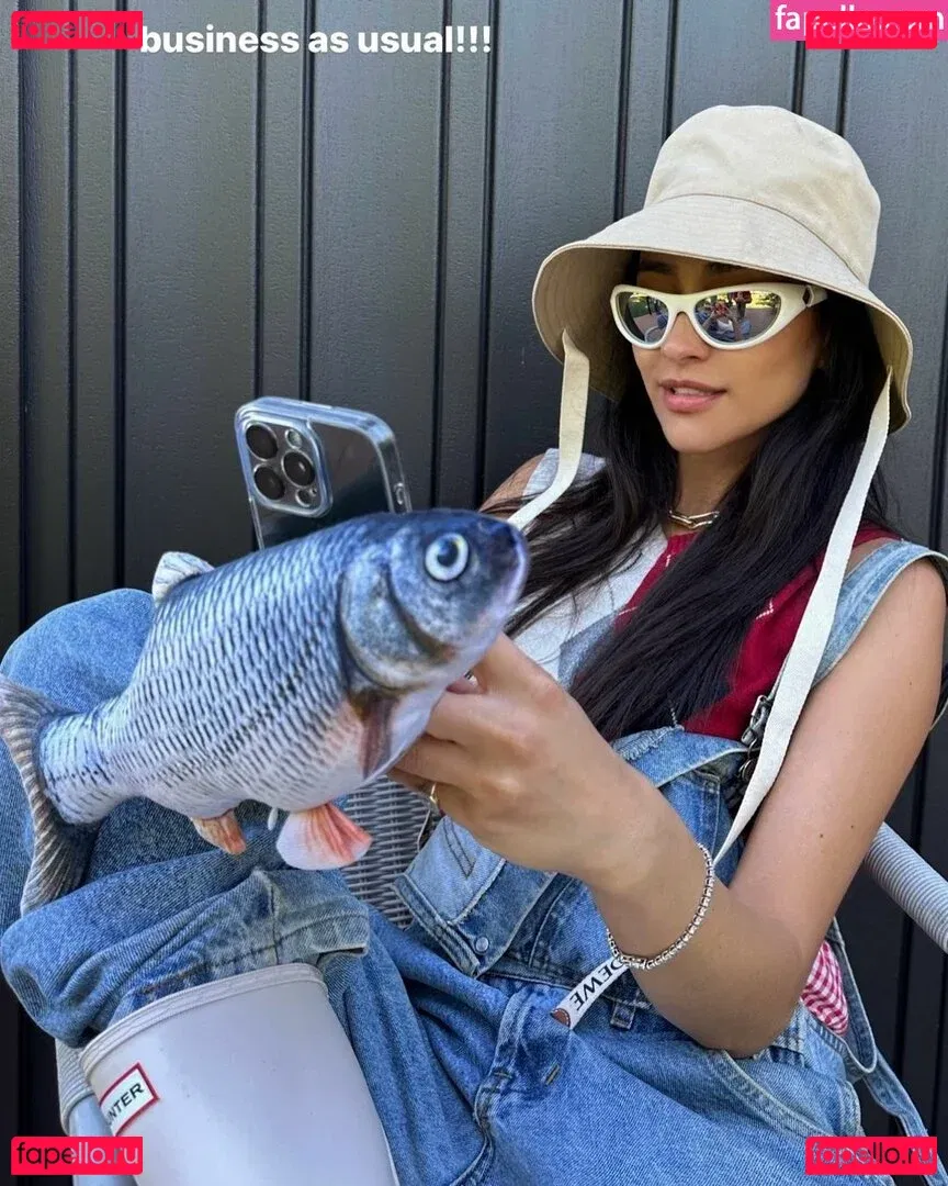 Shay Mitchell Onlyfans Photo Gallery 